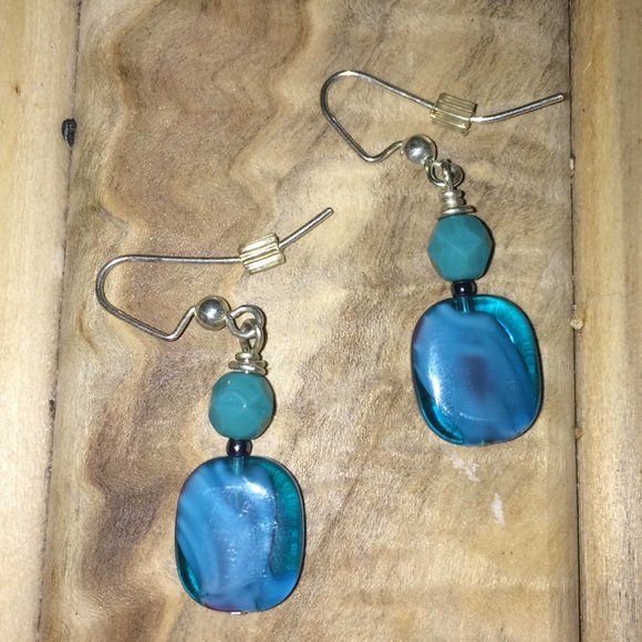 NYC Boutique Aqua Dangle Earrings - Picture 3 of 4